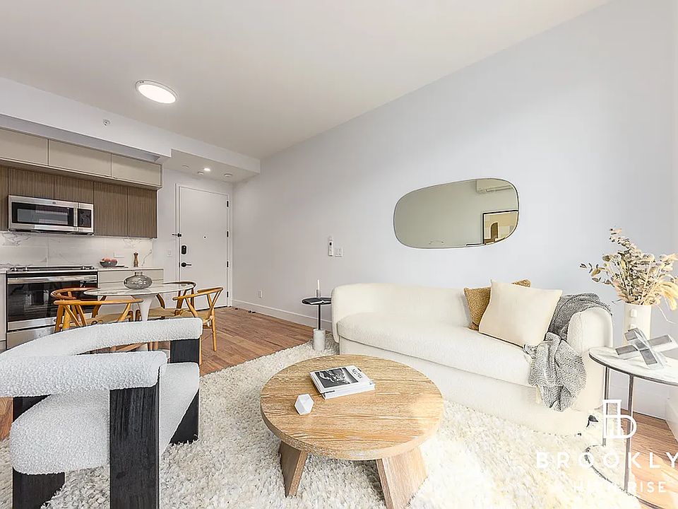 1st image of 2715 Fulton St #208