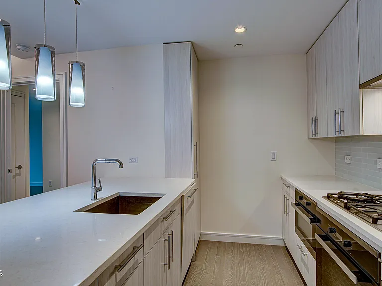 15 Morris Ave #507 — Photo 5