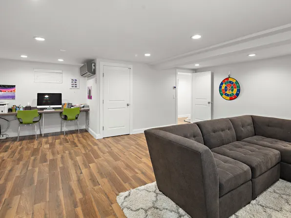 8008 Harbor View Terrace image 25 of 30