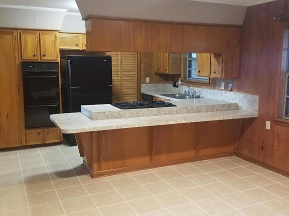 3rd image of 219 Notre Dame Dr