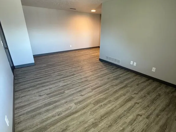 OTE7112, 7112 Hillandale Rd APT 11, Davenport, IA 52806
