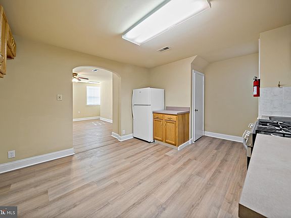 5th image of 2118 S Broad St Floor 2