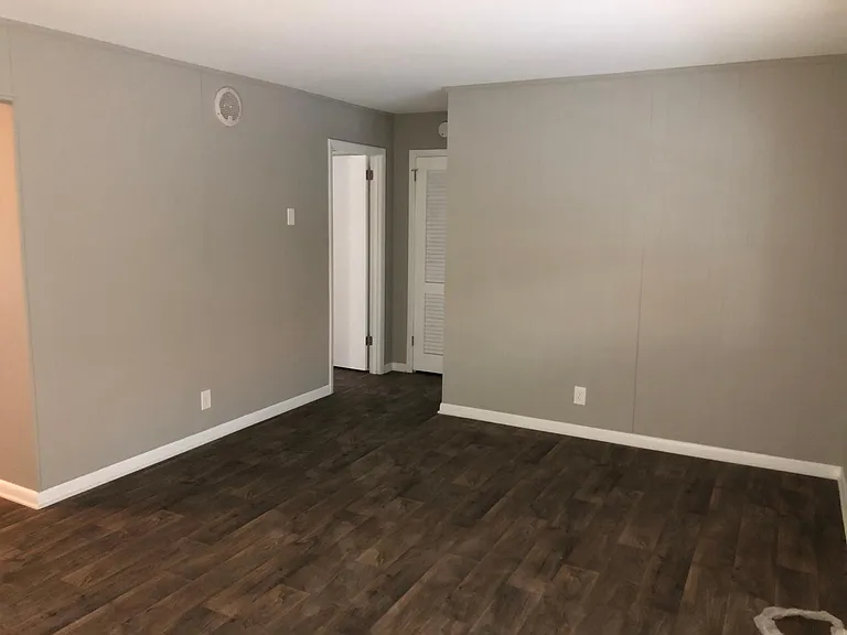 300 College St — Photo 4