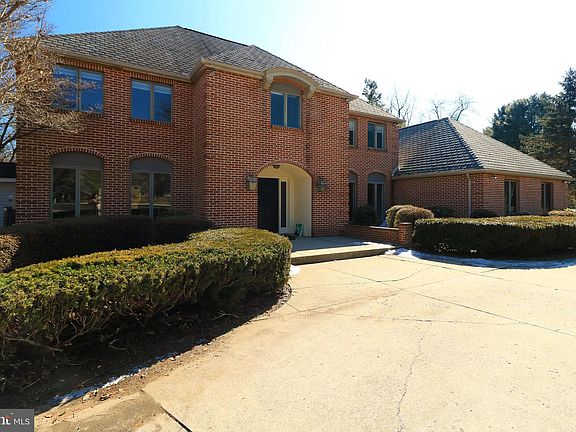 5th image of 2610 Sleepy Hollow Dr