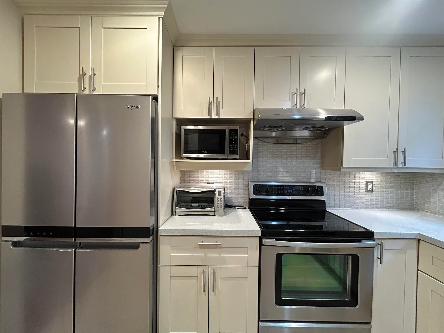 3 bed, 1150 sqft, $4,000 — Photo 3