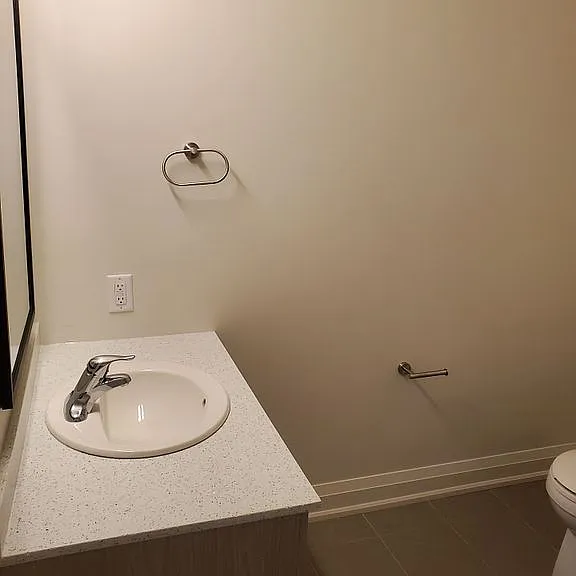 307 King St E #206 — Photo 5