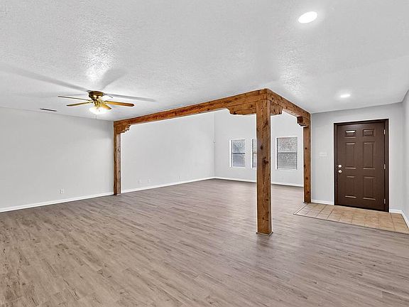 4th image of 609 Avenida Montoya NE