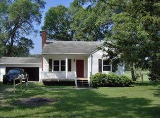 94 10th St, Plainwell, MI 49080