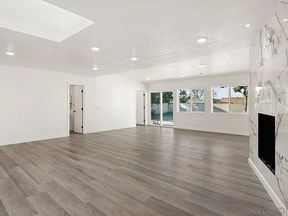 5th image of 370 Alpine Ave