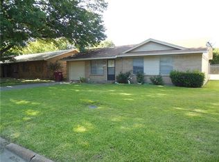 233 Victory St, Bonham, TX 75418