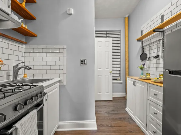 1777 Madison Avenue image 2 of 20