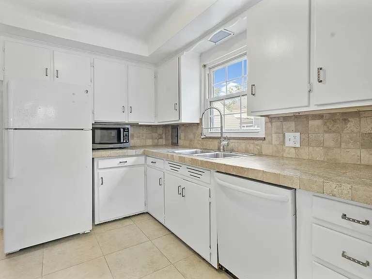 3836 Woodmont Rd — Photo 5