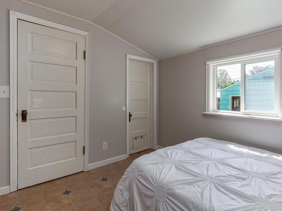 1st image of 3327 W Heroy Ave