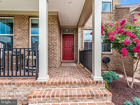 2nd image of 4611 Arboretum Dr