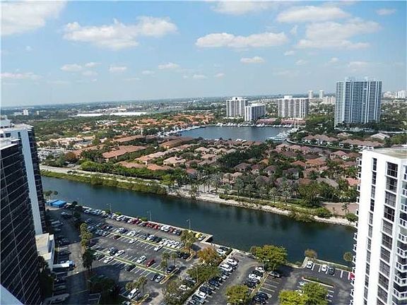 4th image of 20201 E Country Club Dr APT 2402