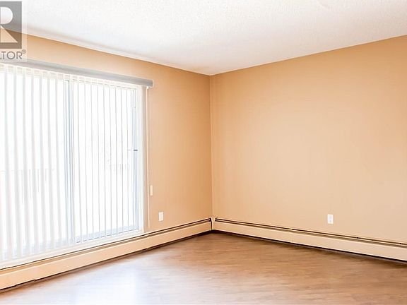 5th image of 303 44th St #4722