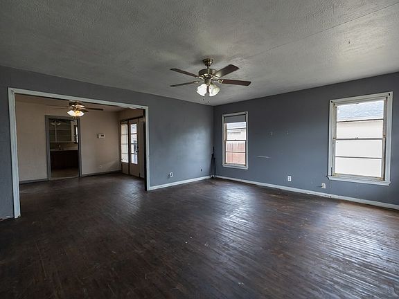 3rd image of 306 33rd St