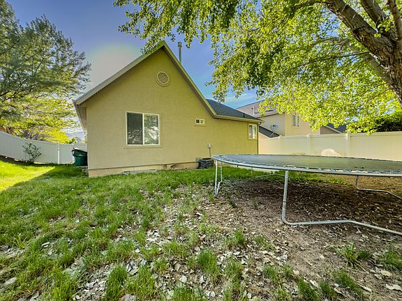 2nd image of 4176 N Pilgrims Cir