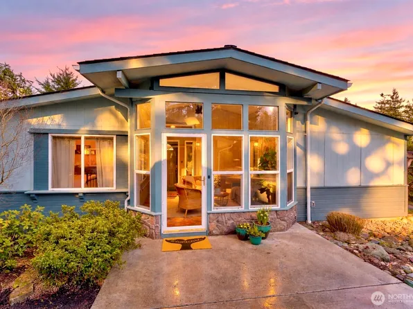 3834 Passage View Lane, Langley, WA 98260