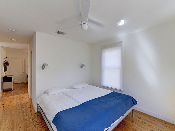 3rd image of 4707 Shoalwood Ave
