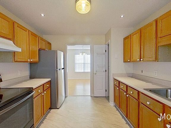 2nd image of 903 Balfoure Dr