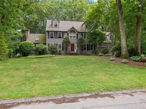 6 Stillwater Dr, Cumberland, RI 02864