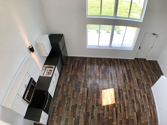 3rd image of 401 Charlotte St #109