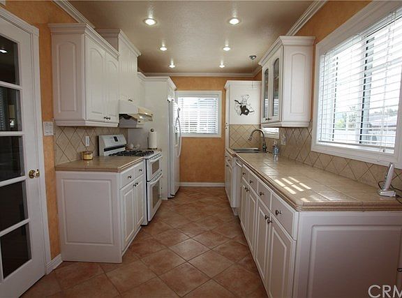 3rd image of 1756 W Niobe Ave