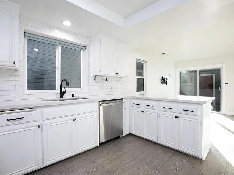 14929 Grevillea Ave — Photo 16