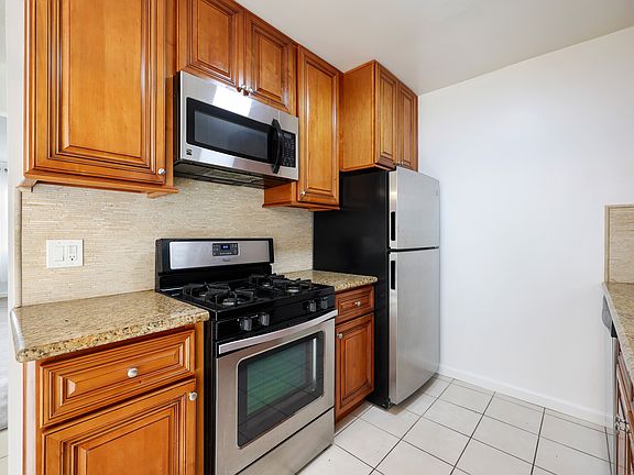 3rd image of 3608 Beethoven St #3608B