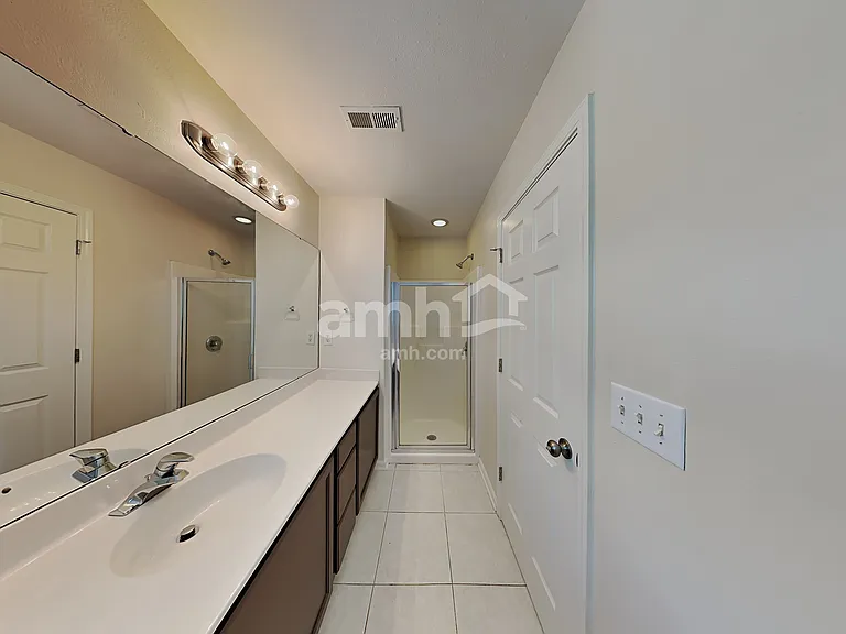 11234 Heritage Green Dr — Photo 12