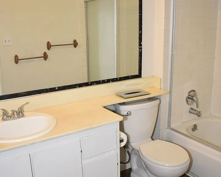 5237 Manzanita Ave #2 — Photo 7