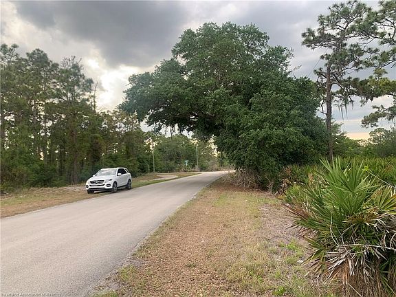 4th image of 615 Wildflower St