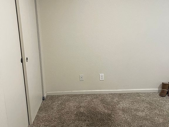 2nd image of 979 Aspen Dr