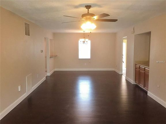 3rd image of 1303 Clubside Dr