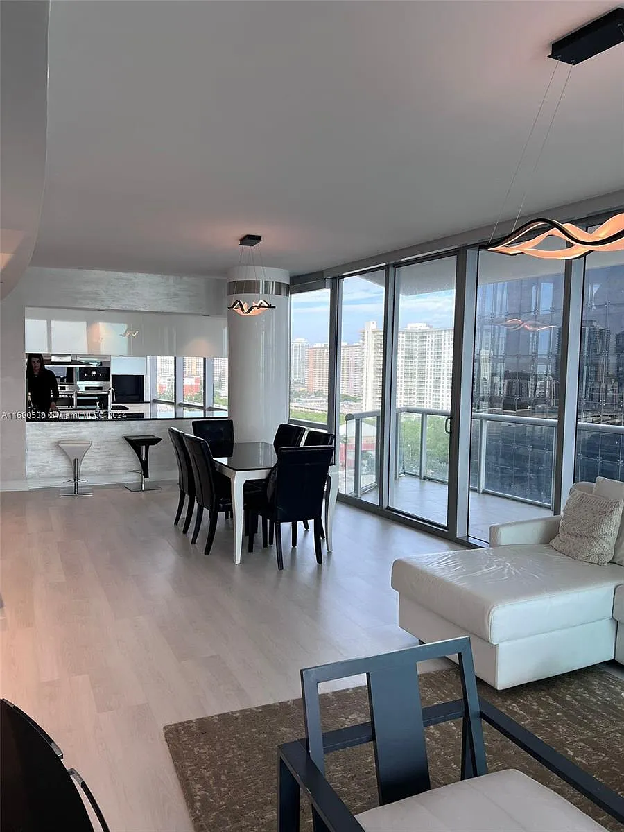 Building Photo - 17121 Collins Ave #1208