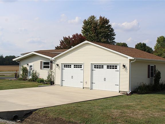 3rd image of 1401 N Cedar Pl