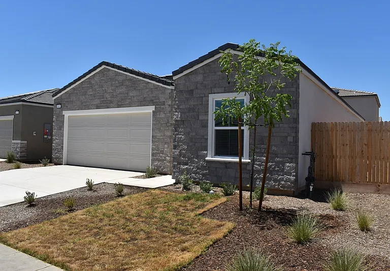 4481 N San Miguel Ave — Photo 2