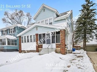 921 Ballard St SE, Grand Rapids, MI