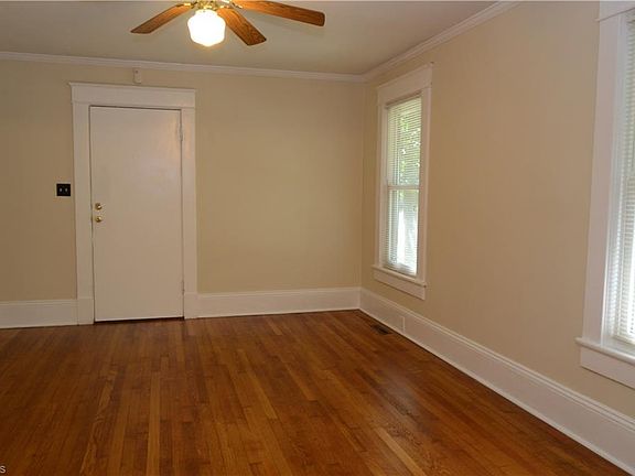 2nd image of 930 Lexington Ave