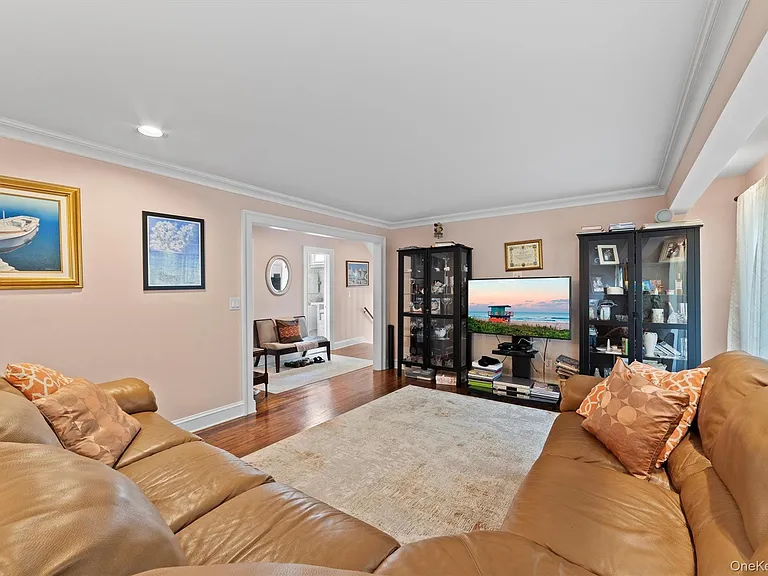 12 Downing Ct — Photo 6