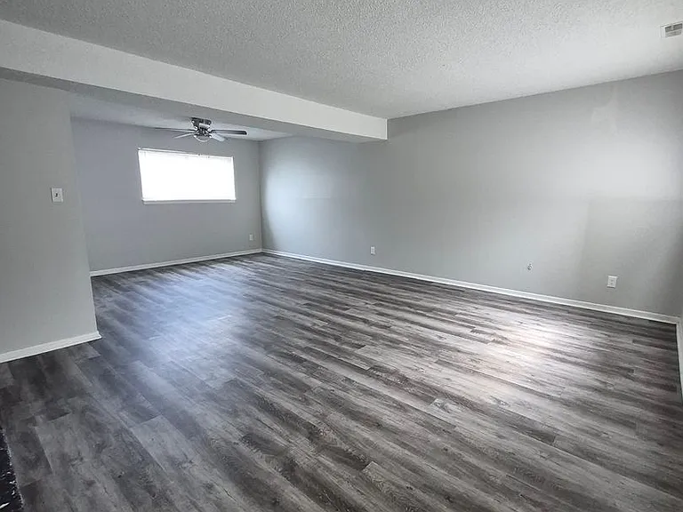 Hillsdale Apartments — Photo 13