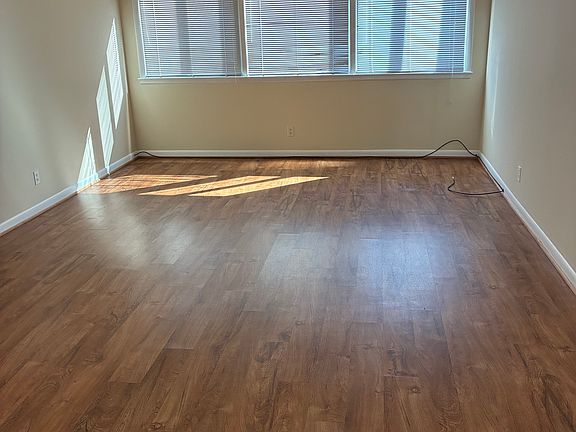 2nd image of 1900 Richard Jones Rd APT B105