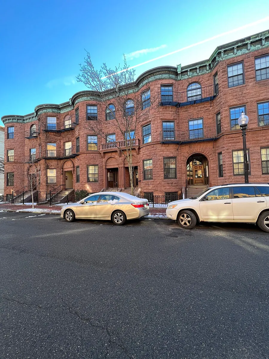 Building Photo - 158-181 Saint Botolph Street