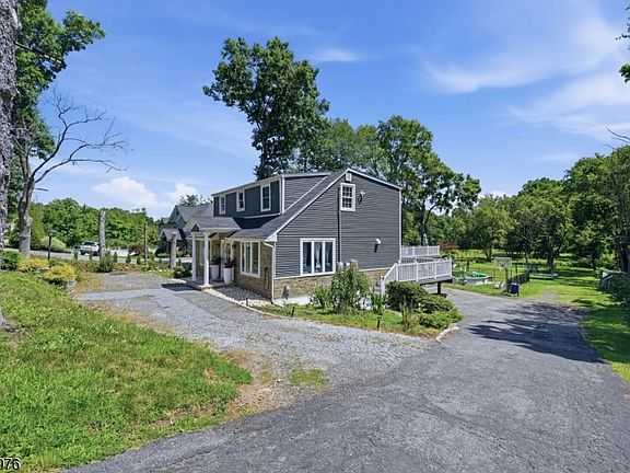 3rd image of 190 Pine Brook Rd