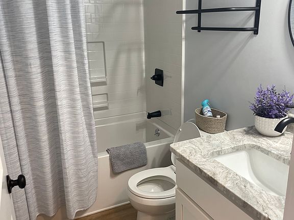 5th image of 1 Bay Ave APT 7