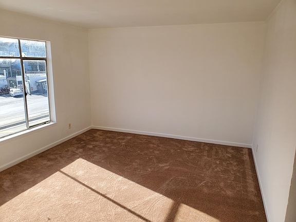 3rd image of 930 San Jose Ave #3