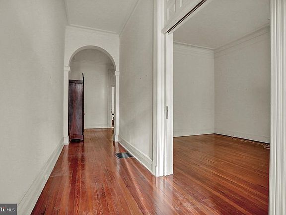 5th image of 1532 Bolton St