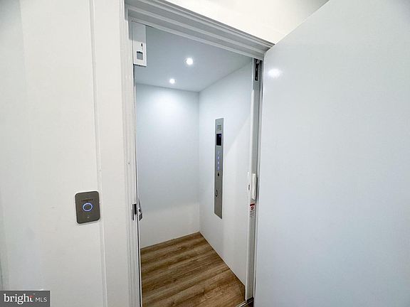 3rd image of 242 Violet Way #1