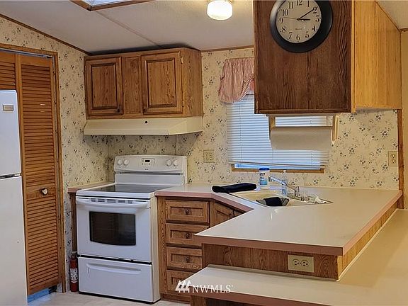 3rd image of 215 Holcomb Ave #B1